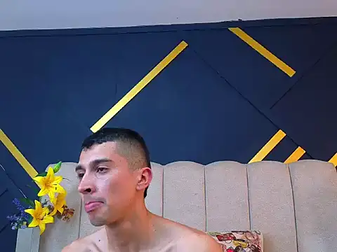 Snapshot of MiaANDronyy chatting on 03/29/26, 07:25 MiaANDronyy online show from 03/29/26, 07:25