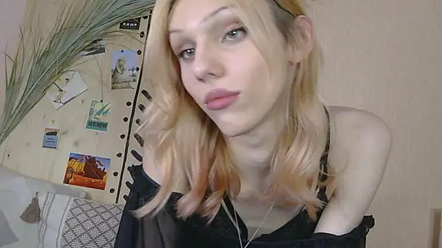 Snapshot of Kirana_Hayes chatting on 04/06/26, 02:29 Kirana Hayes online show from 04/06/26, 02:29