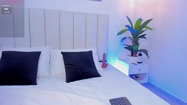 Snapshot of Megan_Brunette2 chatting on 04/05/26, 11:13 Megan Brunette2 online show from 04/05/26, 11:13