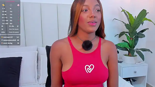 Snapshot of Megan_Brunette2 chatting on 04/15/26, 12:06 Megan Brunette2 online show from 04/15/26, 12:06