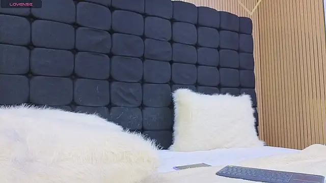 messy-saray online show from 04/12/26, 07:57