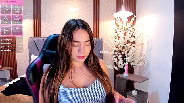 Snapshot of Anissa_m_ chatting on 04/15/26, 06:59 Anissa m online show from 04/15/26, 06:59