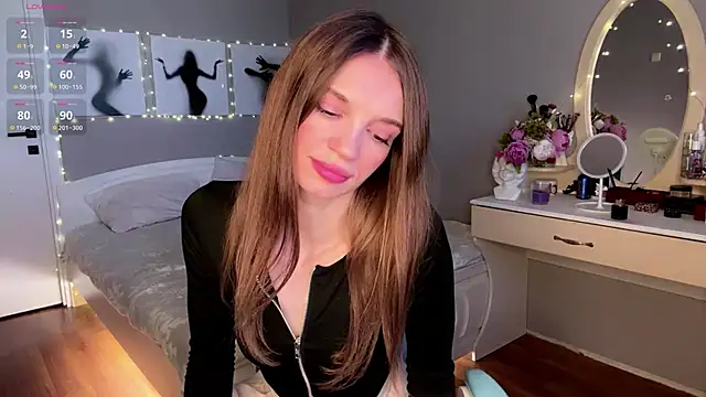 OdetteTrentinella online show from 04/04/26, 06:22