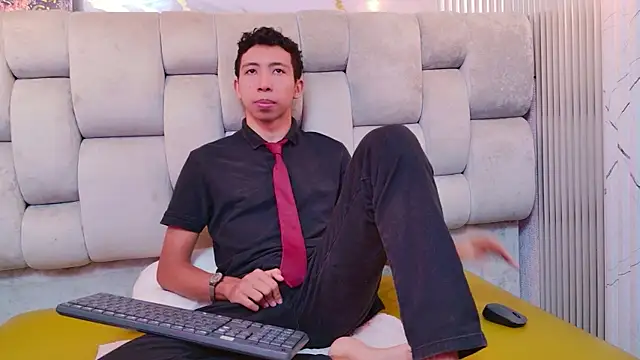 MOgekobig19 online show from 04/08/26, 12:05