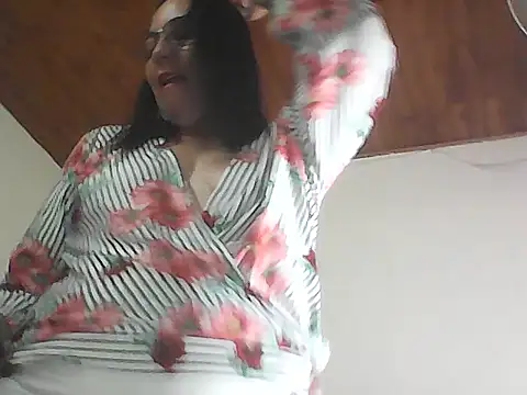 roxanne xxx online show from 04/13/26, 02:22