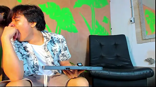 Snapshot of Max_gold chatting on 03/27/26, 03:45 Max gold online show from 03/27/26, 03:45