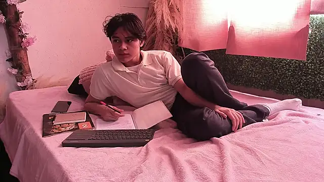 Snapshot of Max_gold chatting on 04/05/26, 03:42 Max gold online show from 04/05/26, 03:42