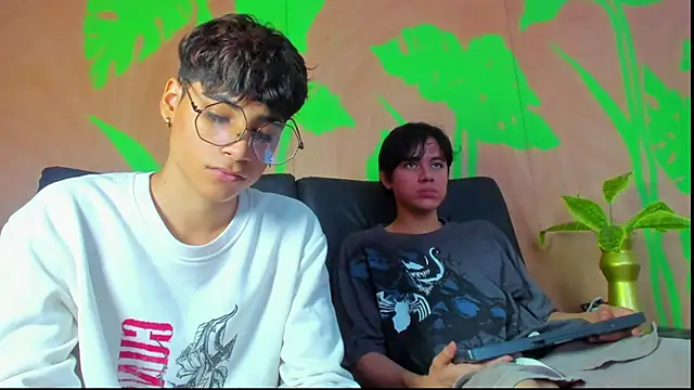 Snapshot of Max_gold chatting on 04/10/26, 04:12 Max gold online show from 04/10/26, 04:12