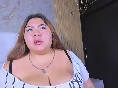 TiffanyMonrowHL online show from 04/08/26, 01:00