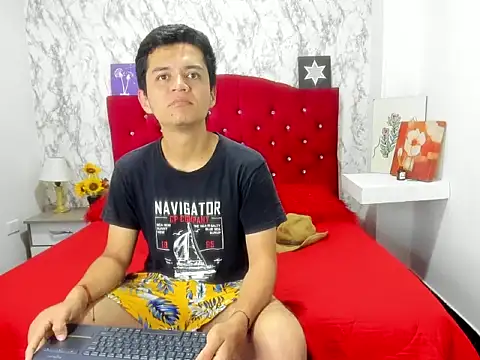 Snapshot of Alejandra_and_James_ chatting on 04/14/26, 11:16 Alejandra and James online show from 04/14/26, 11:16