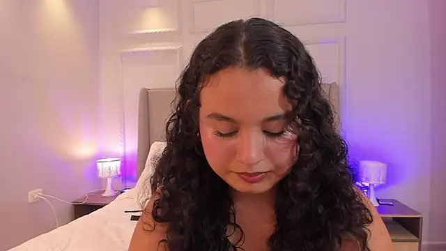 Snapshot of ShanonFox_oficial chatting on 04/09/26, 08:58 ShanonFox oficial online show from 04/09/26, 08:58