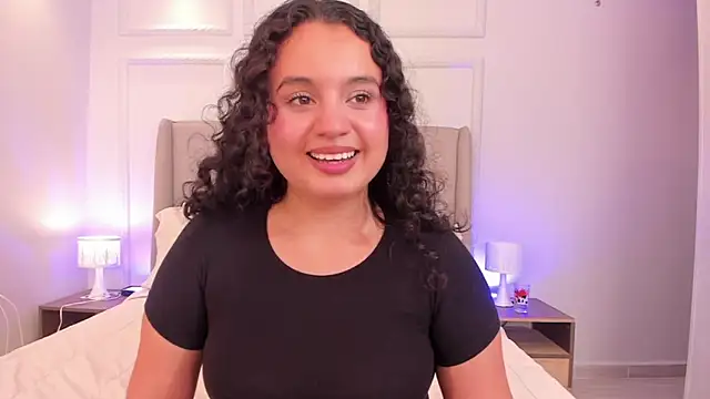 Snapshot of ShanonFox_oficial chatting on 04/11/26, 09:19 ShanonFox oficial online show from 04/11/26, 09:19