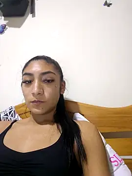 Snapshot of yvonne_1998 chatting on 04/08/26, 03:01 yvonne 1998 online show from 04/08/26, 03:01