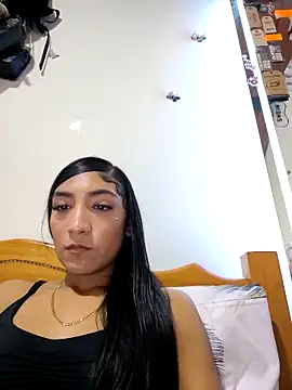 Snapshot of yvonne_1998 chatting on 04/14/26, 02:06 yvonne 1998 online show from 04/14/26, 02:06