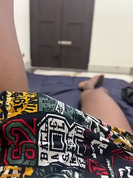 like a nud online show from 04/17/26, 05:05