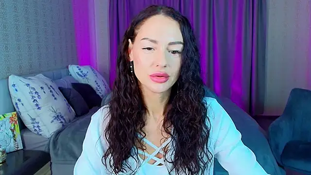 MalenaBelucci  online show from 04/15/26, 06:31