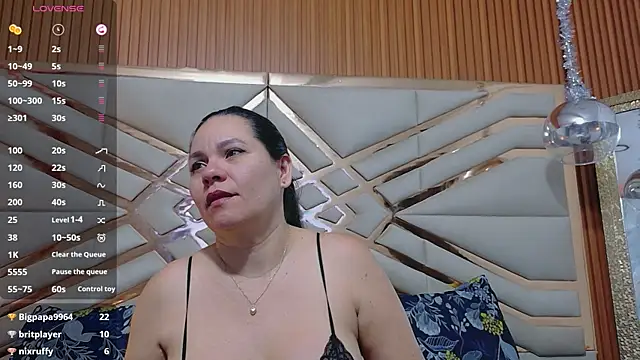 Snapshot of kinkymaturee chatting on 06/11/26, 07:12 kinkymaturee online show from 06/11/26, 07:12