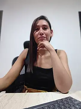 Gaby Moretti  online show from 04/21/26, 12:45