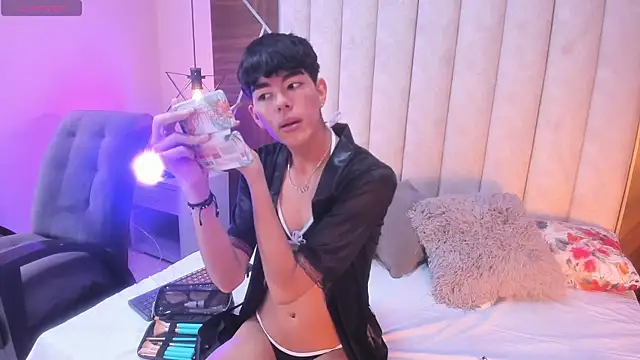 Snapshot of CAROLYNFOSTER chatting on 03/28/26, 10:26 CAROLYNFOSTER online show from 03/28/26, 10:26