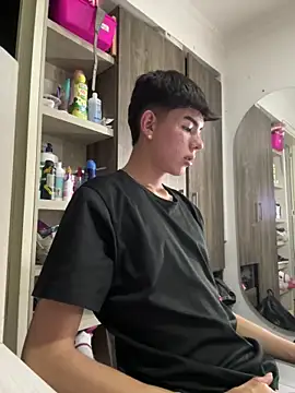 Snapshot of CAROLYNFOSTER chatting on 04/11/26, 01:32 CAROLYNFOSTER online show from 04/11/26, 01:32