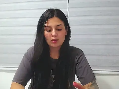 SofiaBanks  online show from 04/02/26, 01:58