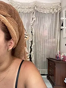 victoria luxx  online show from 04/15/26, 08:09