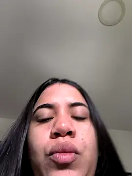 Snapshot of Annarhode chatting on 04/11/26, 05:28 Annarhode online show from 04/11/26, 05:28