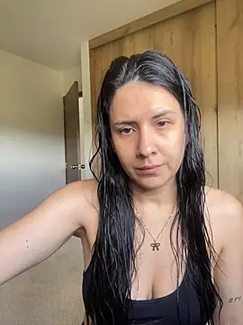 Snapshot of Annarhode chatting on 07/18/26, 06:23 Annarhode online show from 07/18/26, 06:23