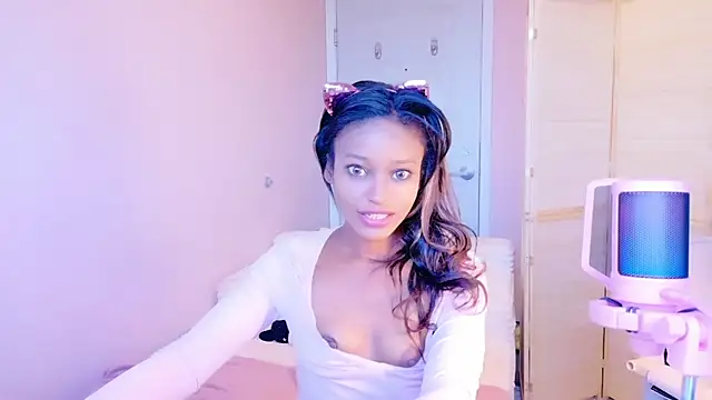 Snapshot of Amber_Fae chatting on 04/04/26, 11:46 Amber Fae online show from 04/04/26, 11:46