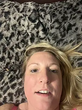 Snapshot of sweetkacibaby chatting on 04/10/26, 01:27 sweetkacibaby online show from 04/10/26, 01:27