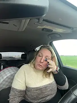 Snapshot of sweetkacibaby chatting on 04/12/26, 02:11 sweetkacibaby online show from 04/12/26, 02:11