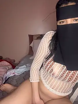 Snapshot of Raahafe chatting on 03/27/26, 12:49 Raahafe online show from 03/27/26, 12:49