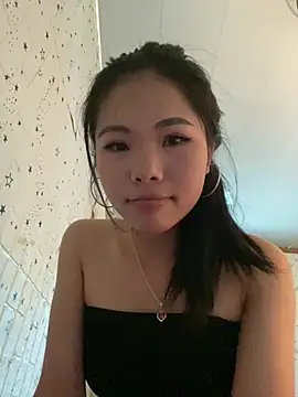 Snapshot of Mi-Lani chatting on 03/31/26, 05:19 Mi-Lani online show from 03/31/26, 05:19