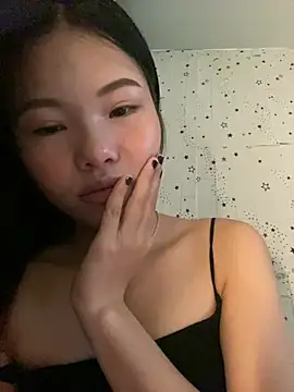 Snapshot of Mi-Lani chatting on 04/08/26, 02:33 Mi-Lani online show from 04/08/26, 02:33