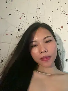 Snapshot of Mi-Lani chatting on 04/15/26, 07:59 Mi-Lani online show from 04/15/26, 07:59