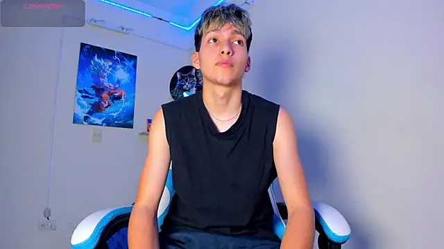 Snapshot of harry_jonshon96 chatting on 04/05/26, 03:47 harry jonshon96 online show from 04/05/26, 03:47