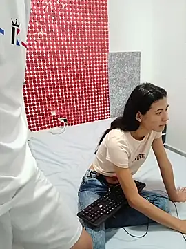 Geneviieve and scott hot online show from 05/04/26, 12:17