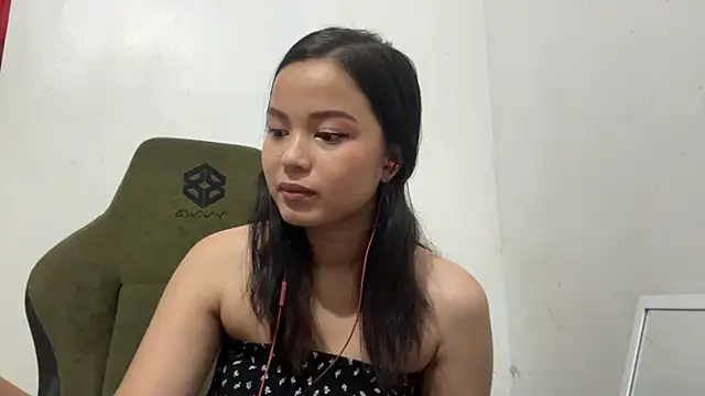 Snapshot of ChristenaShogren chatting on 04/02/26, 01:09 ChristenaShogren online show from 04/02/26, 01:09