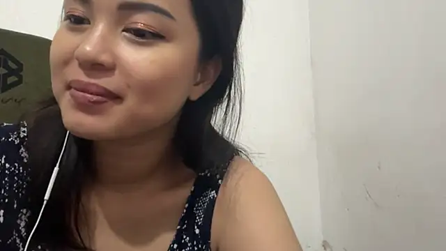 Snapshot of ChristenaShogren chatting on 04/15/26, 07:58 ChristenaShogren online show from 04/15/26, 07:58