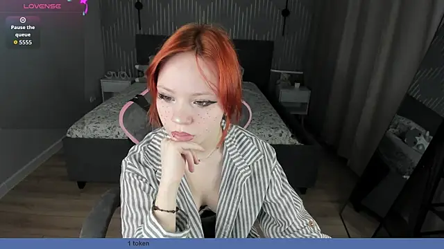 Loly Cuttie online show from 04/14/26, 01:00