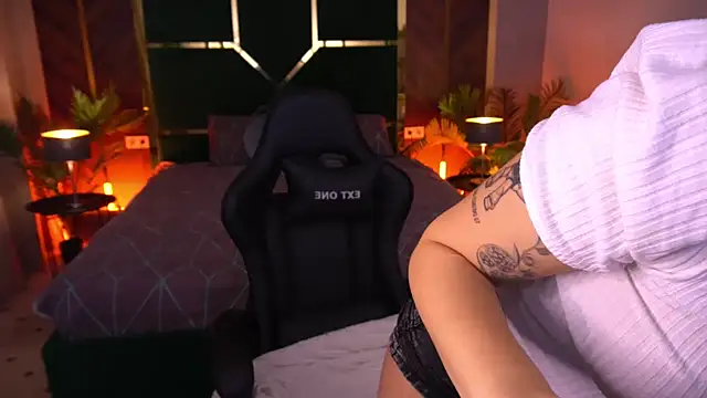 FlirtyMusa online show from 04/04/26, 12:35