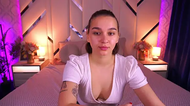 FlirtyMusa online show from 04/12/26, 12:43