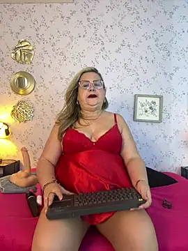 Snapshot of Martinacurvy_ chatting on 04/02/26, 11:41 Martinacurvy online show from 04/02/26, 11:41