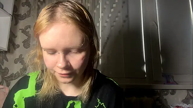 KrystenHoye online show from 04/08/26, 06:24