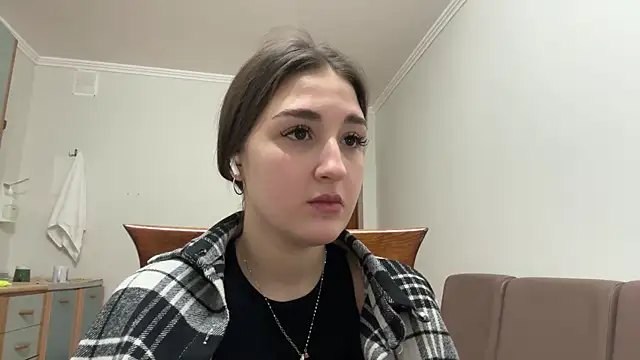 Snapshot of Annnna_ chatting on 04/14/26, 04:02 Annnna online show from 04/14/26, 04:02