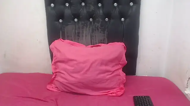 SweetSinAura online show from 04/04/26, 04:48