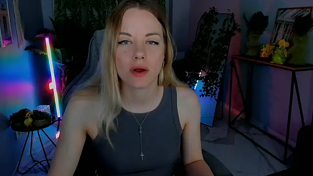 VireliaMoonfall online show from 06/16/26, 06:49