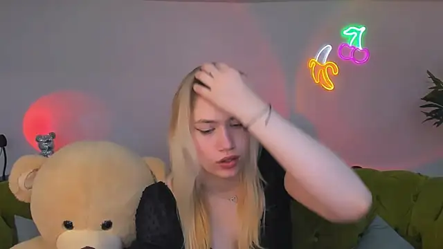 blonde angell online show from 04/18/26, 07:07