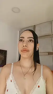 Snapshot of AmbarJenssen chatting on 04/14/26, 12:00 AmbarJenssen online show from 04/14/26, 12:00