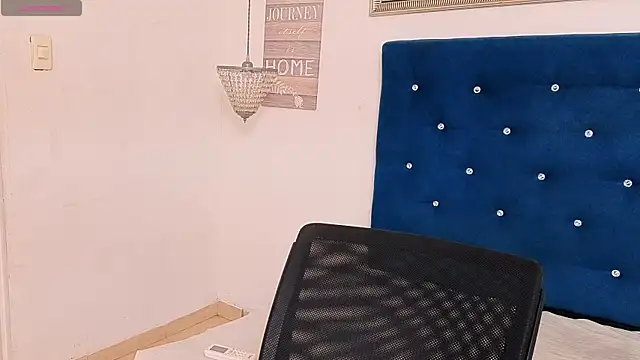 Snapshot of Morgansmithx chatting on 04/14/26, 04:13 Morgansmithx online show from 04/14/26, 04:13